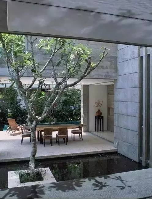 水泥墻樸素寂靜的美，庭院設(shè)計(jì)