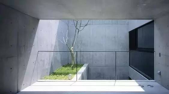 水泥墻樸素寂靜的美，庭院設(shè)計(jì)