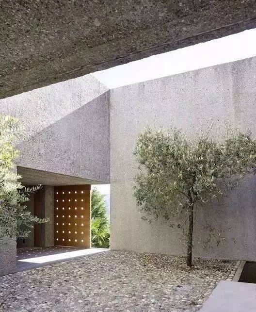 水泥墻樸素寂靜的美，庭院設(shè)計(jì)