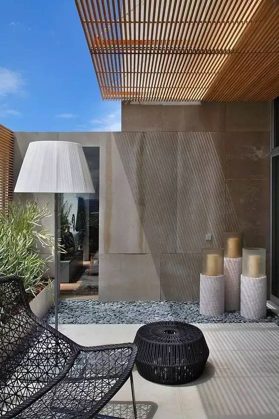 水泥墻樸素寂靜的美，庭院設(shè)計(jì)