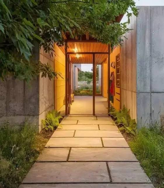 水泥墻樸素寂靜的美，庭院設(shè)計