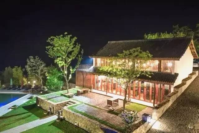 一山九舍 ， 游弋翠竹山林之中