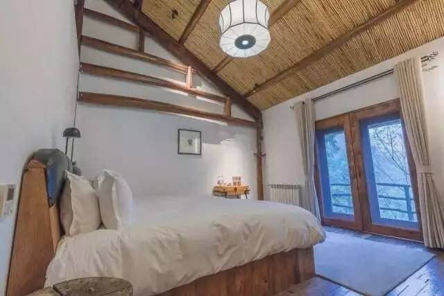 一山九舍 ， 游弋翠竹山林之中