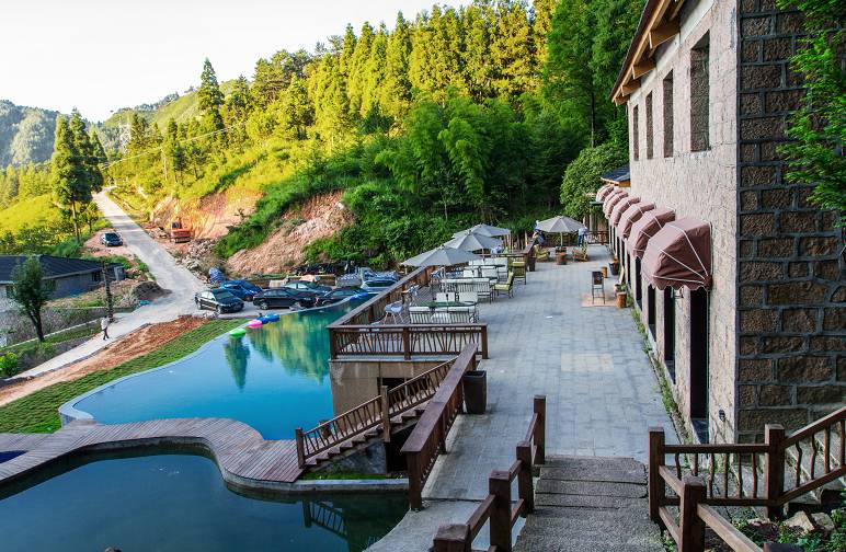 迷途綿嶺，悠悠秘境里的大山清涼