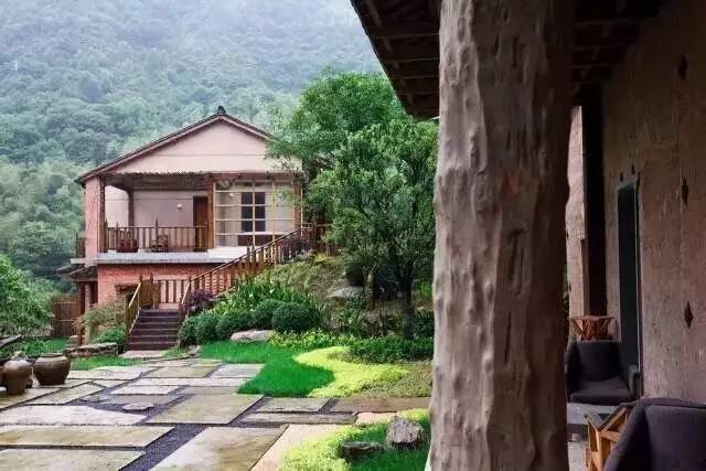 靜廬瀾柵，青山綿綿溪水潺潺