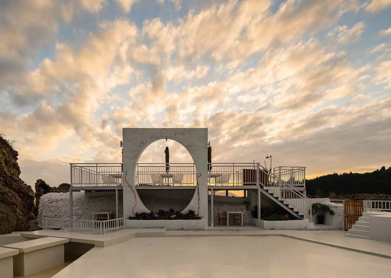 海天左舍，猶如撒歡在海與天的懷抱