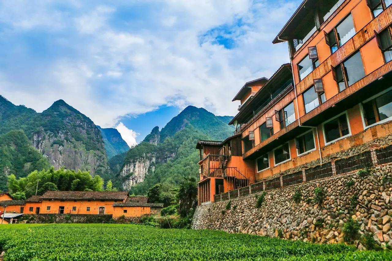 閑思居民宿，暢游在清涼山泉