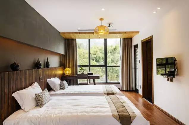 柒竹民宿，竹海里的蔚藍(lán)水