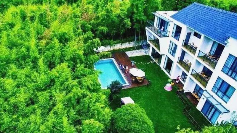 柒竹民宿，竹海里的蔚藍(lán)水