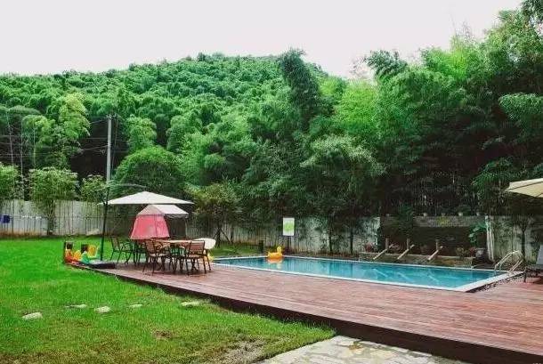 柒竹民宿，竹海里的蔚藍(lán)水