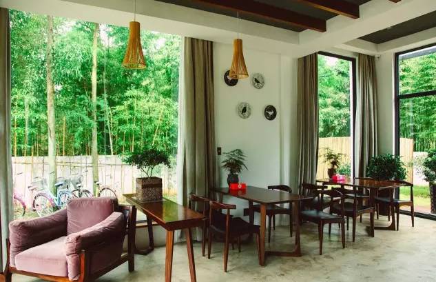 柒竹民宿，竹海里的蔚藍(lán)水