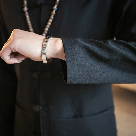 簡(jiǎn)潔大氣的傳統(tǒng)福連文苑唐裝