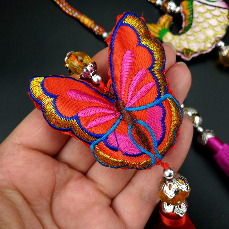 福連文苑刺繡紀(jì)念品繡花香包掛件