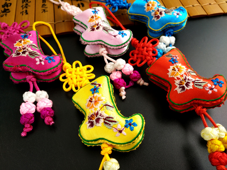 福連文苑刺繡紀(jì)念品繡花香包掛件