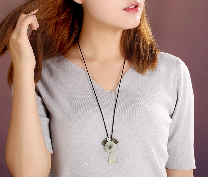 福連文苑飾品岫玉吊墜配飾項(xiàng)鏈