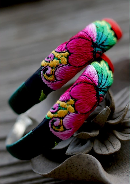 福連文苑云南苗銀繡花手鐲