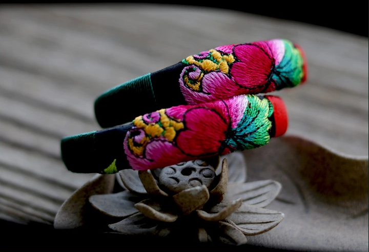 福連文苑云南苗銀繡花手鐲