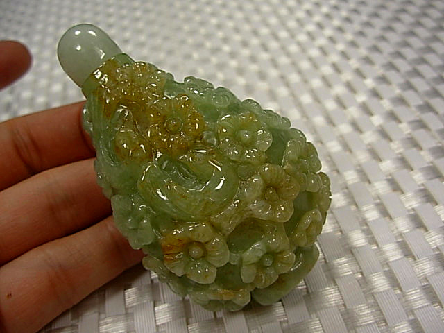 雙面精雕喜上眉梢天然翡翠鼻煙壺