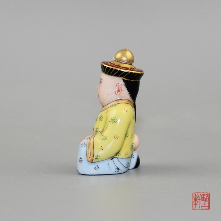 手繪滿(mǎn)大人陶瓷鼻煙壺