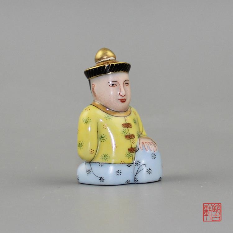 手繪滿(mǎn)大人陶瓷鼻煙壺