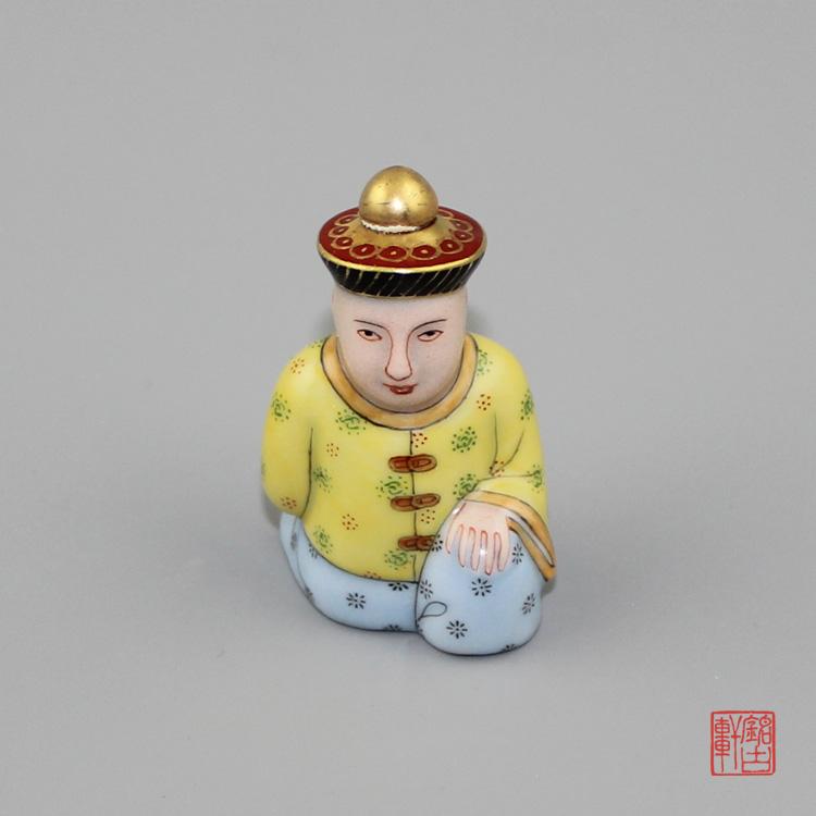 手繪滿(mǎn)大人陶瓷鼻煙壺