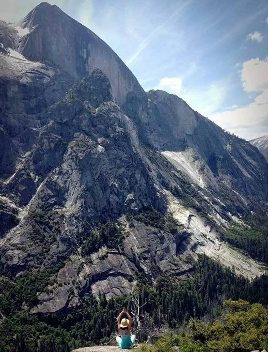 林中四舍民宿設(shè)計(jì)，一所鳥(niǎo)語(yǔ)花香的小木屋