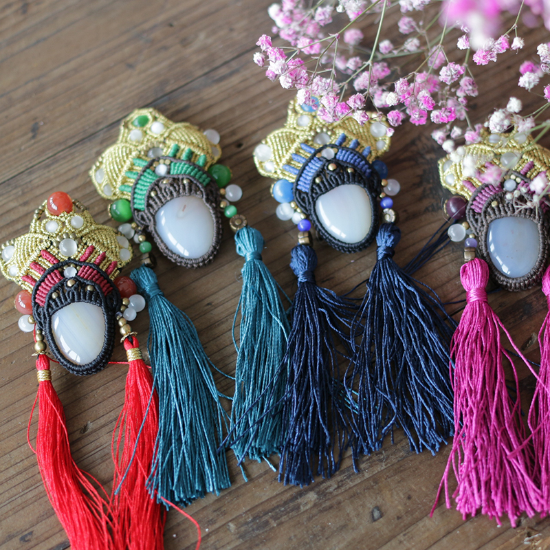 超細(xì)致的手工編織制作作品福連文苑臉譜刀馬旦伶