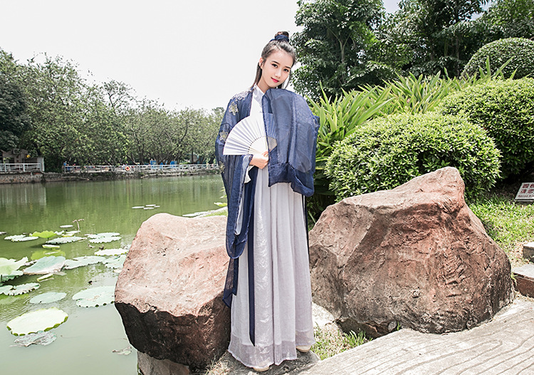 福連文苑大袖衫漢元素漢服古裝美女圖片