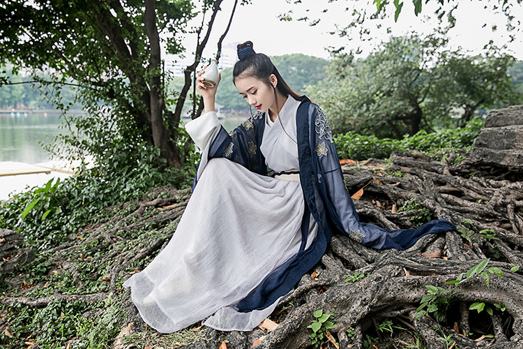 福連文苑大袖衫漢元素漢服古裝美女圖片