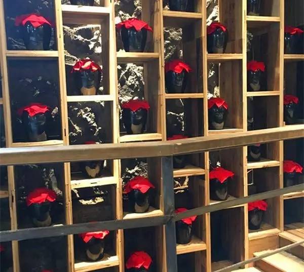 尋·尋客棧，一家超大藏書閣民宿設計