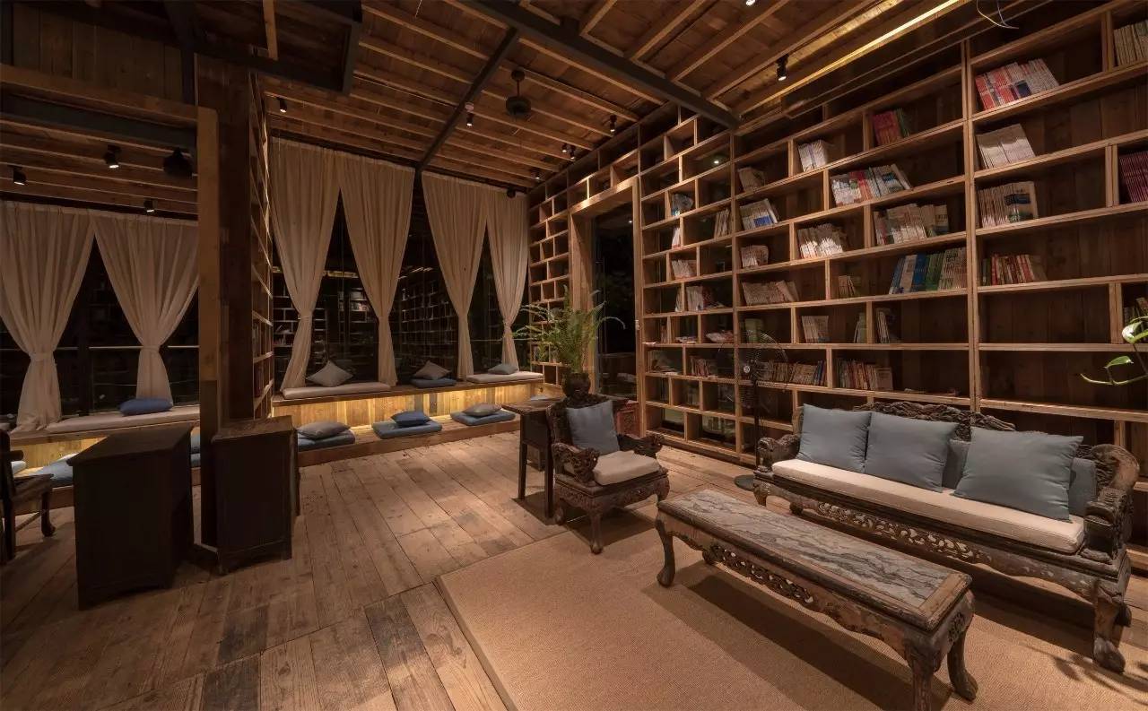 尋·尋客棧，一家超大藏書閣民宿設(shè)計