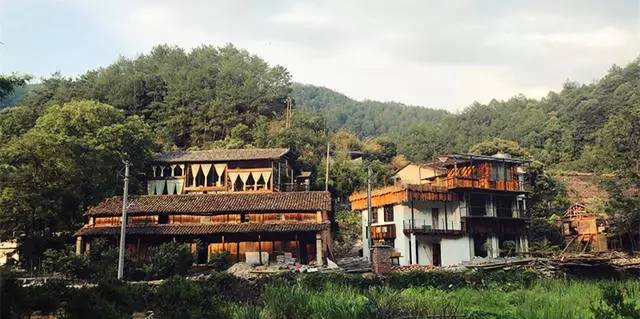 尋·尋客棧，一家超大藏書閣民宿設計