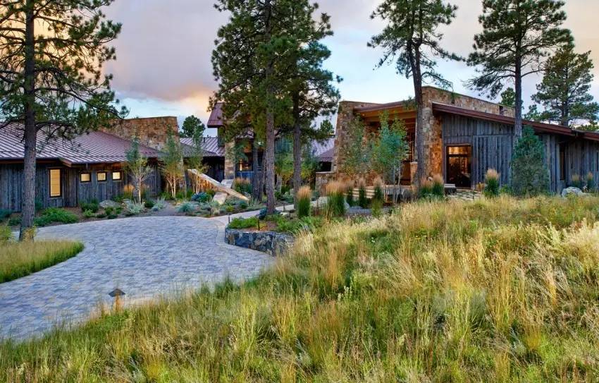 裝修設(shè)計，用石頭和木材建的豪宅