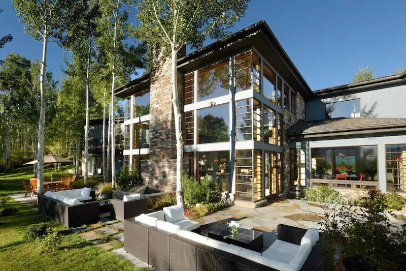 裝修設計，用石頭和木材建的豪宅