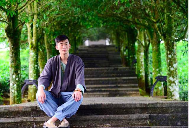 青桐·青竹茶舍，茶香縹緲靜賞西湖