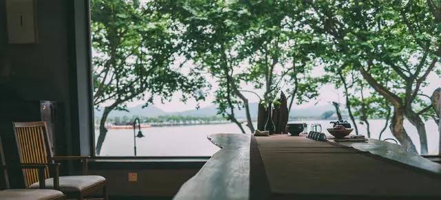 青桐·青竹茶舍，茶香縹緲靜賞西湖
