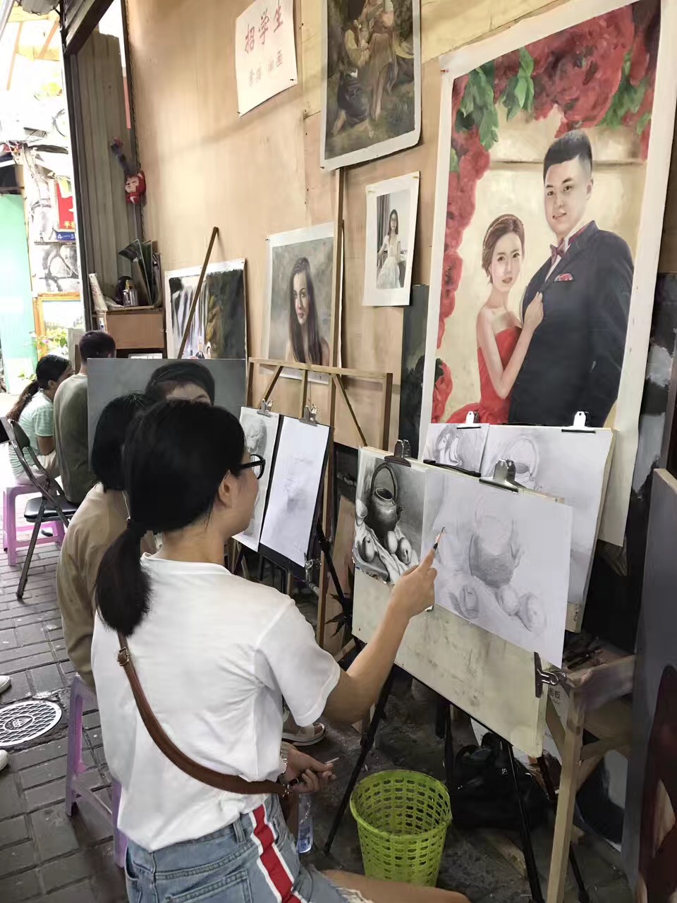 深圳大芬油畫村，詩與遠(yuǎn)方的低角度存在