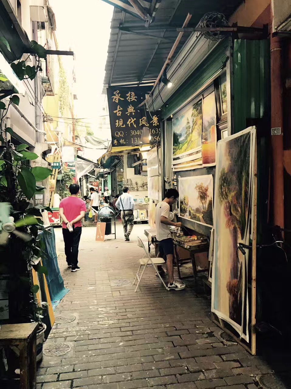 深圳大芬油畫村，詩與遠(yuǎn)方的低角度存在