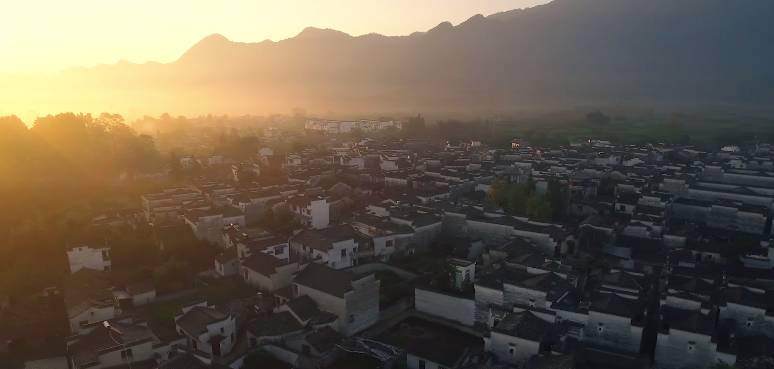 南屏喜舍民宿，從南方飛入徽州白墻灰瓦的歸燕