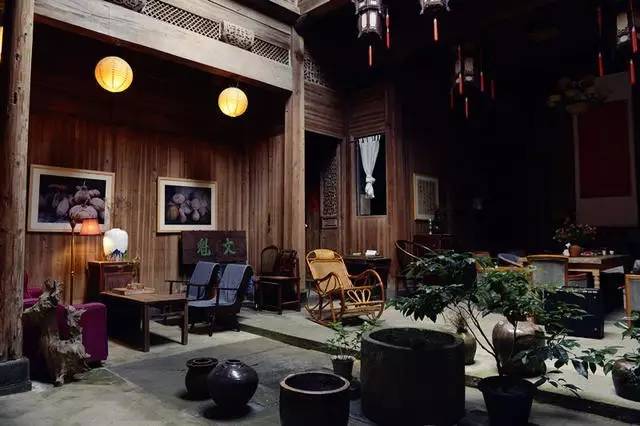 南屏喜舍民宿，從南方飛入徽州白墻灰瓦的歸燕