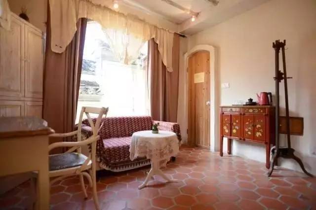 南屏喜舍民宿，從南方飛入徽州白墻灰瓦的歸燕