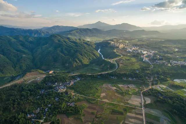 山居秋暝民宿，在大龍井古鎮(zhèn)體驗(yàn)民族文化