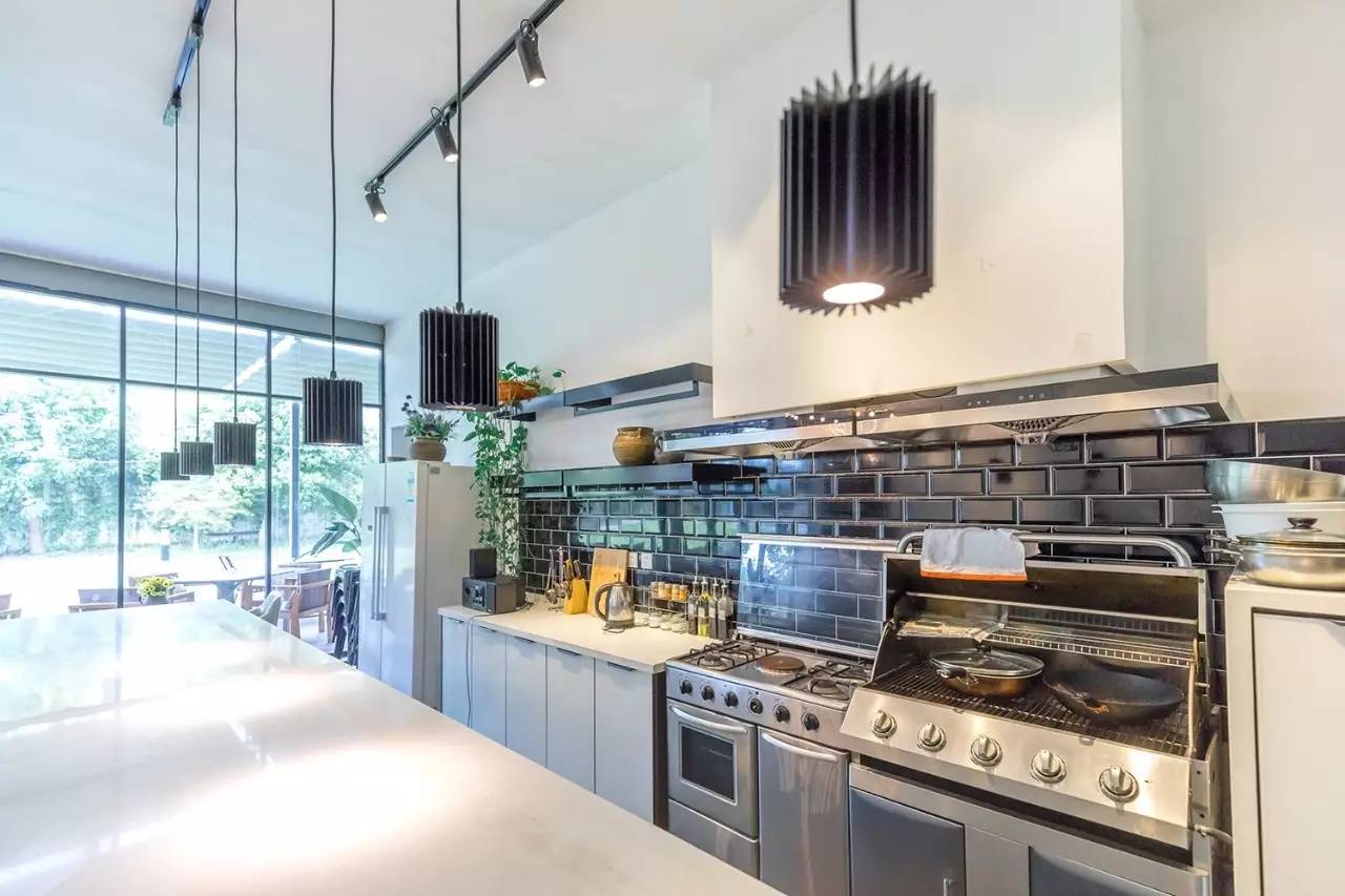 上海四舍，遠(yuǎn)離城市溫暖自由靈魂的世外江湖