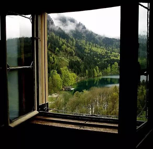 住進(jìn)山林享受一個(gè)人的狂歡，愛上中式裝修的1