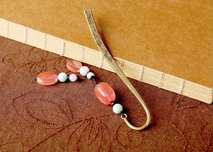 簡約復(fù)古古風(fēng)西瓜紅石流蘇書簽