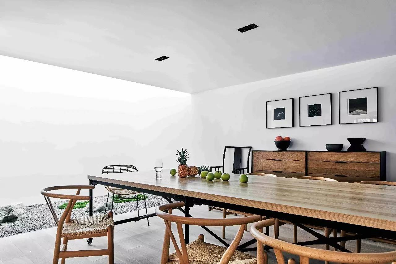 大理浥塵客舍，在山水間觀(guān)洱海日出望蒼山之巔