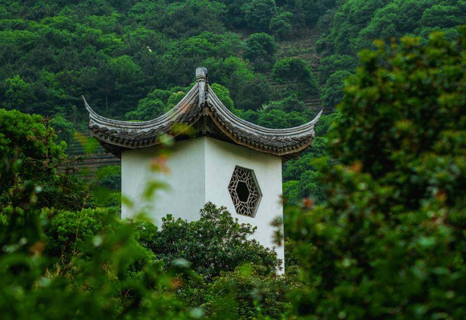 縹緲軒民宿，縹緲峰下伴山林美景泡一池私湯