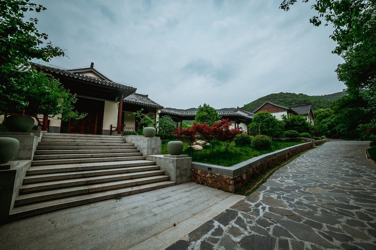 縹緲軒民宿，縹緲峰下伴山林美景泡一池私湯