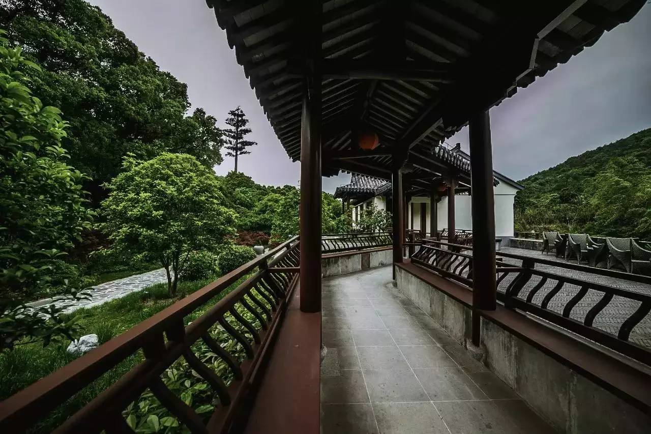 縹緲軒民宿，縹緲峰下伴山林美景泡一池私湯