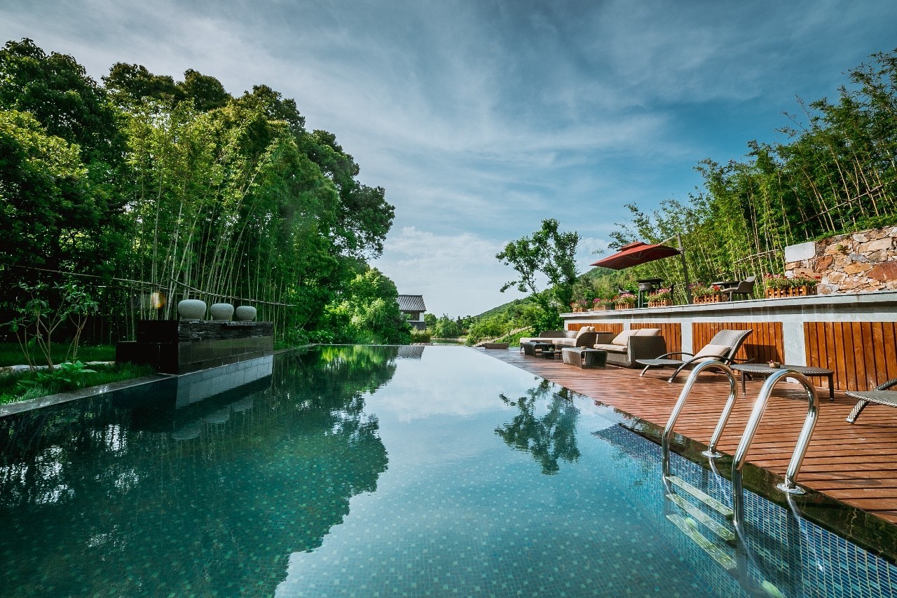 縹緲軒民宿，縹緲峰下伴山林美景泡一池私湯